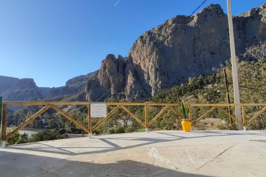 La Tienda De Miguel El Chorro Exterior foto